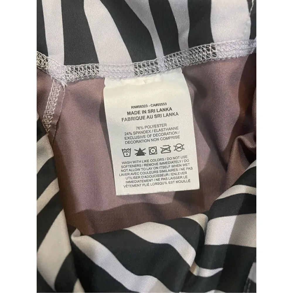 The Nike One Tight Fit Mid Rise zebra animal‎ print leggings 7/8 length S